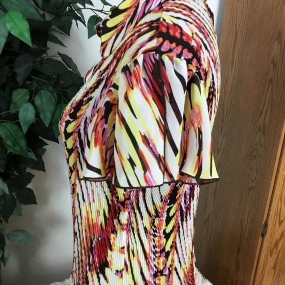 SERENADE 2X multi color pleated collared button down batwing sleeve top - Picture 14 of 14